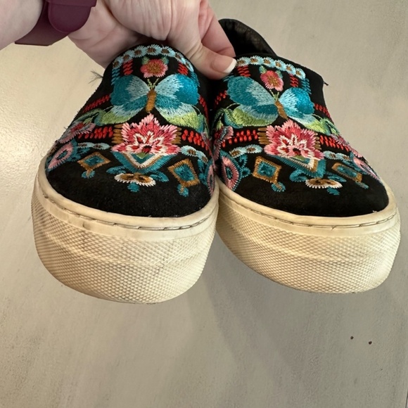 Johnny Was Women’s Slip-On Black Butterfly Embroidered Platform Sneaker Sz 5 GUC - Picture 9 of 11